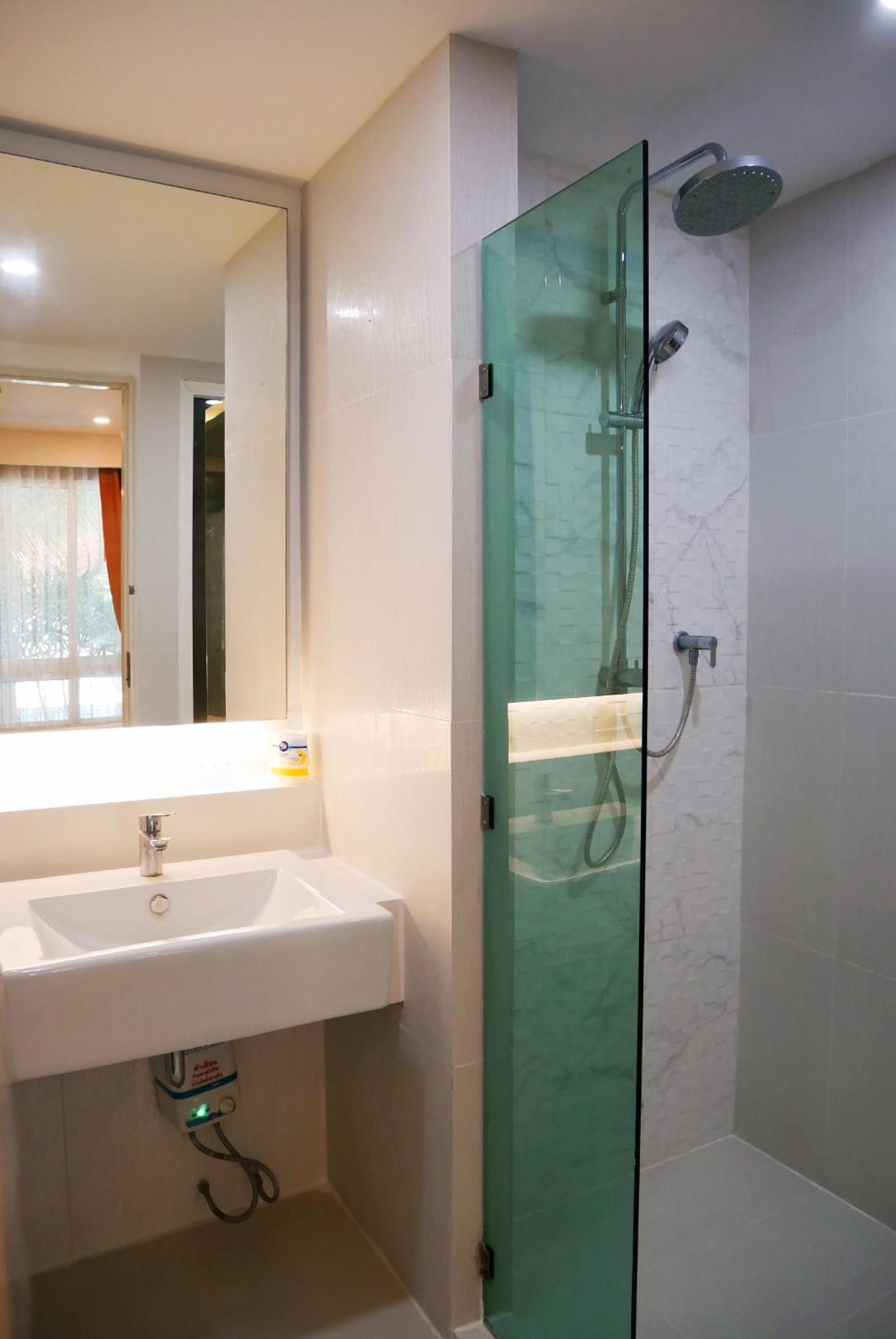 Seven Seas Pattaya Poolside Room ห้องติดสระ Jomtien Beach Extérieur photo